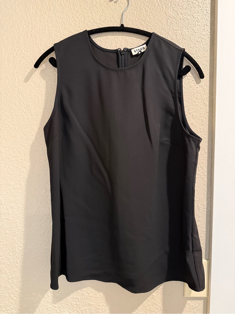 NWOT medium STAUD Bronte Top - Sleek Sleeveless Round-Neck Camisole